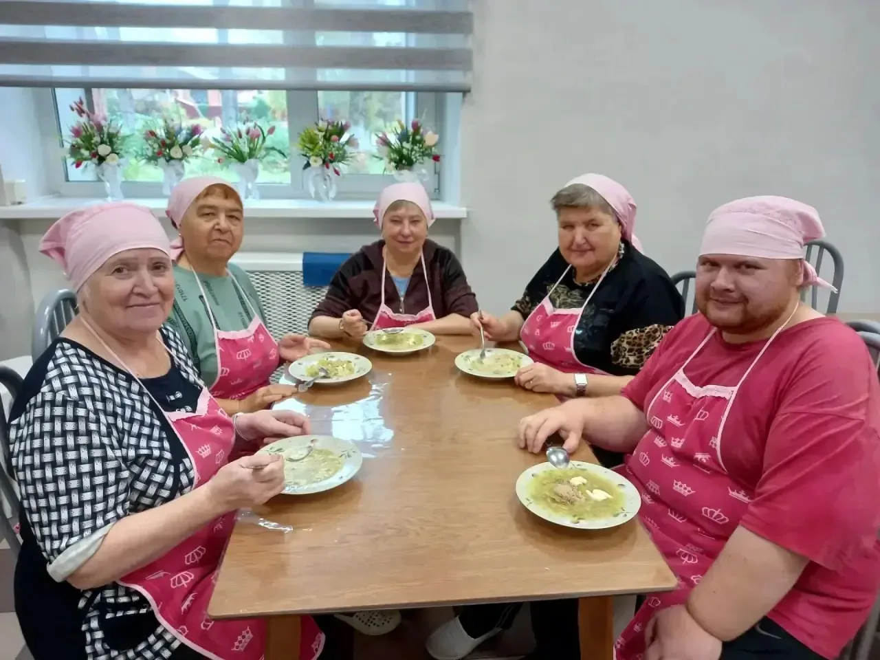 В городском округе Клин в отделении реабилитации инвалидов и пожилых людей на улице Лысенко, 16, состоялся кулинарный мастер-класс.
